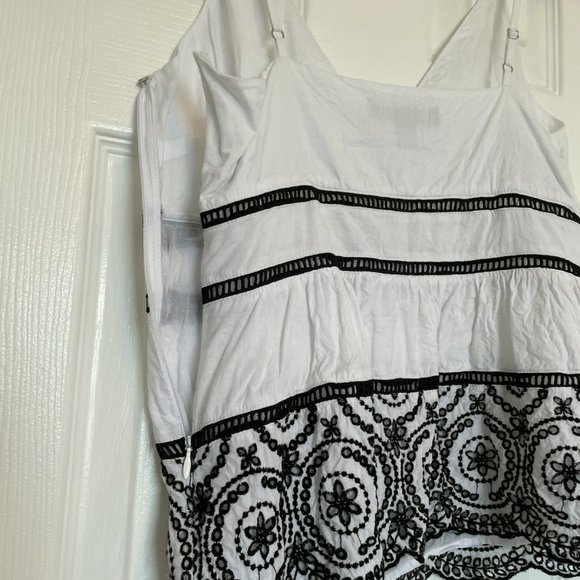 Banana Republic Eyelet Tiered Tanktop - Picture 5 of 6